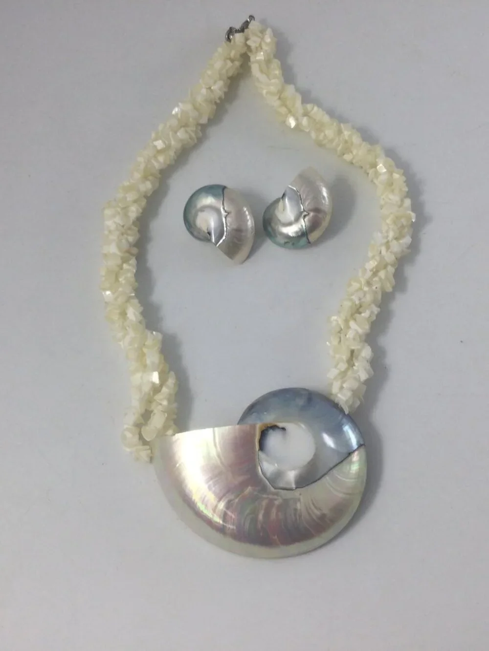 Vintage Necklace Earrings Iridescent Mother of Pearl Nautilus Shell Coastal 19